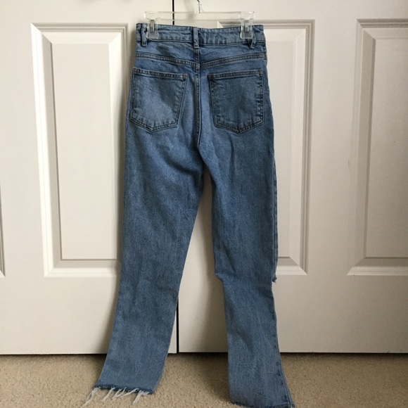 *SOLD* ASOS Ripped Skinny Jeans - Picture 2 of 3